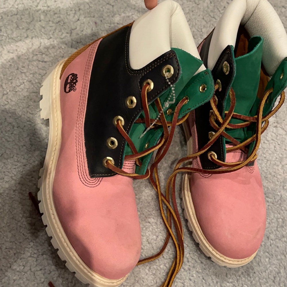 Timberlands - Picture 2 of 7